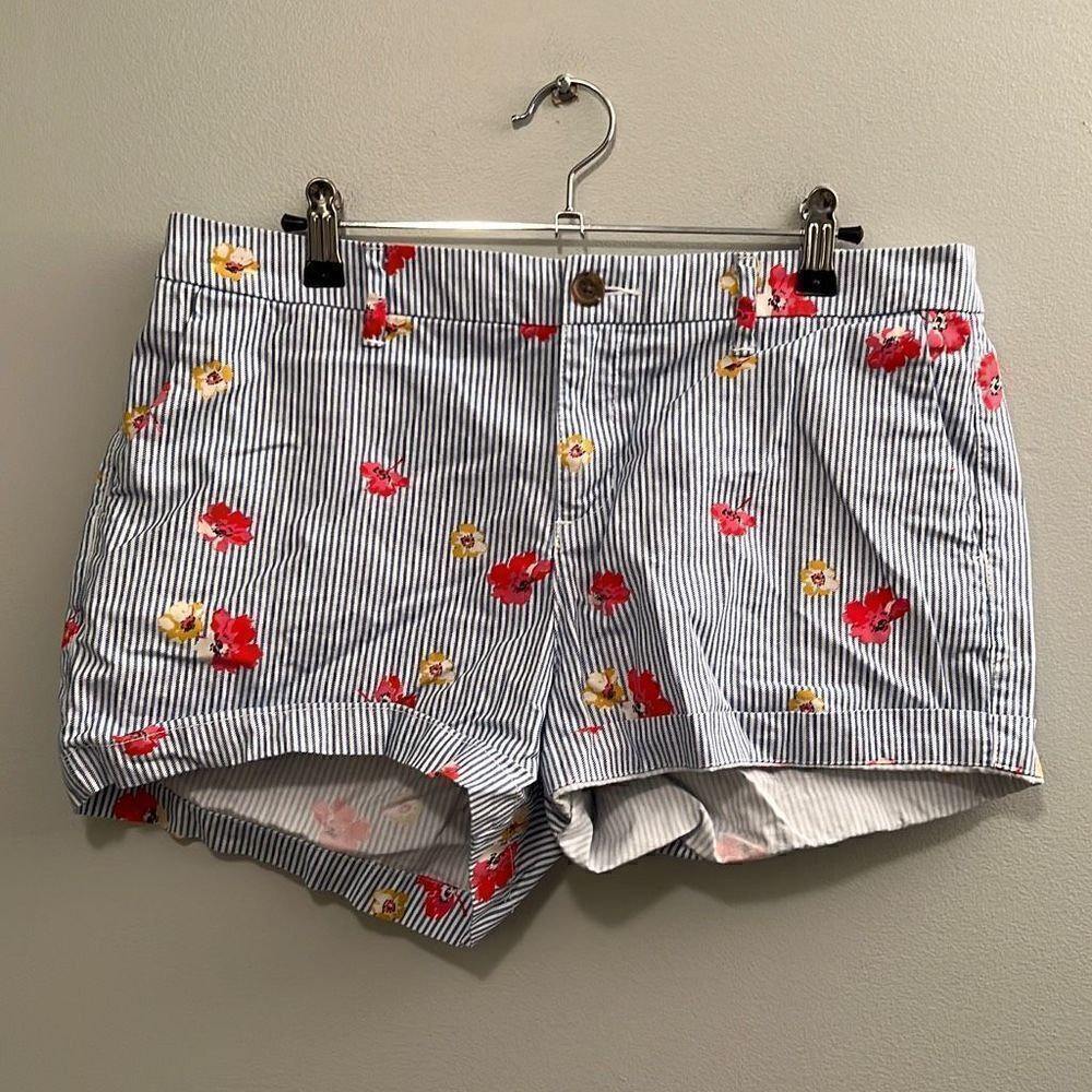 Old Navy Women's Multi Colored Stripped Floral Accent Chino Short